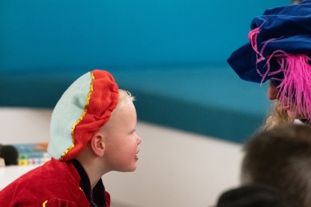 2025-11-23 Sint leest voor-59